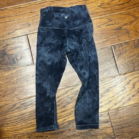 Lululemon align high rise crop - Picture 2 of 5